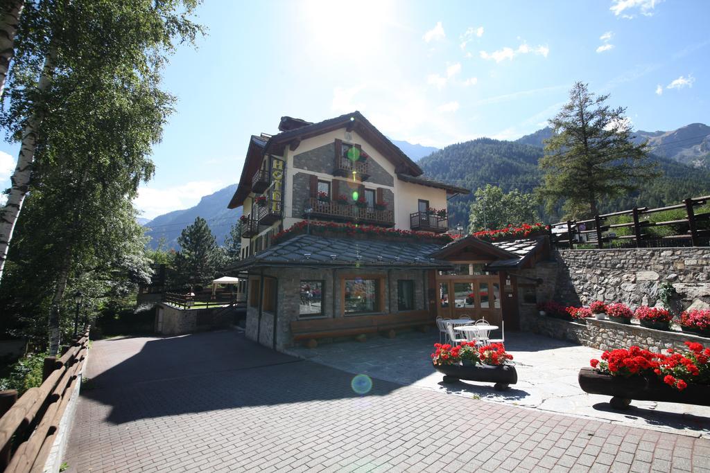 Hotel Stella Del Nord Courmayeur Exterior photo