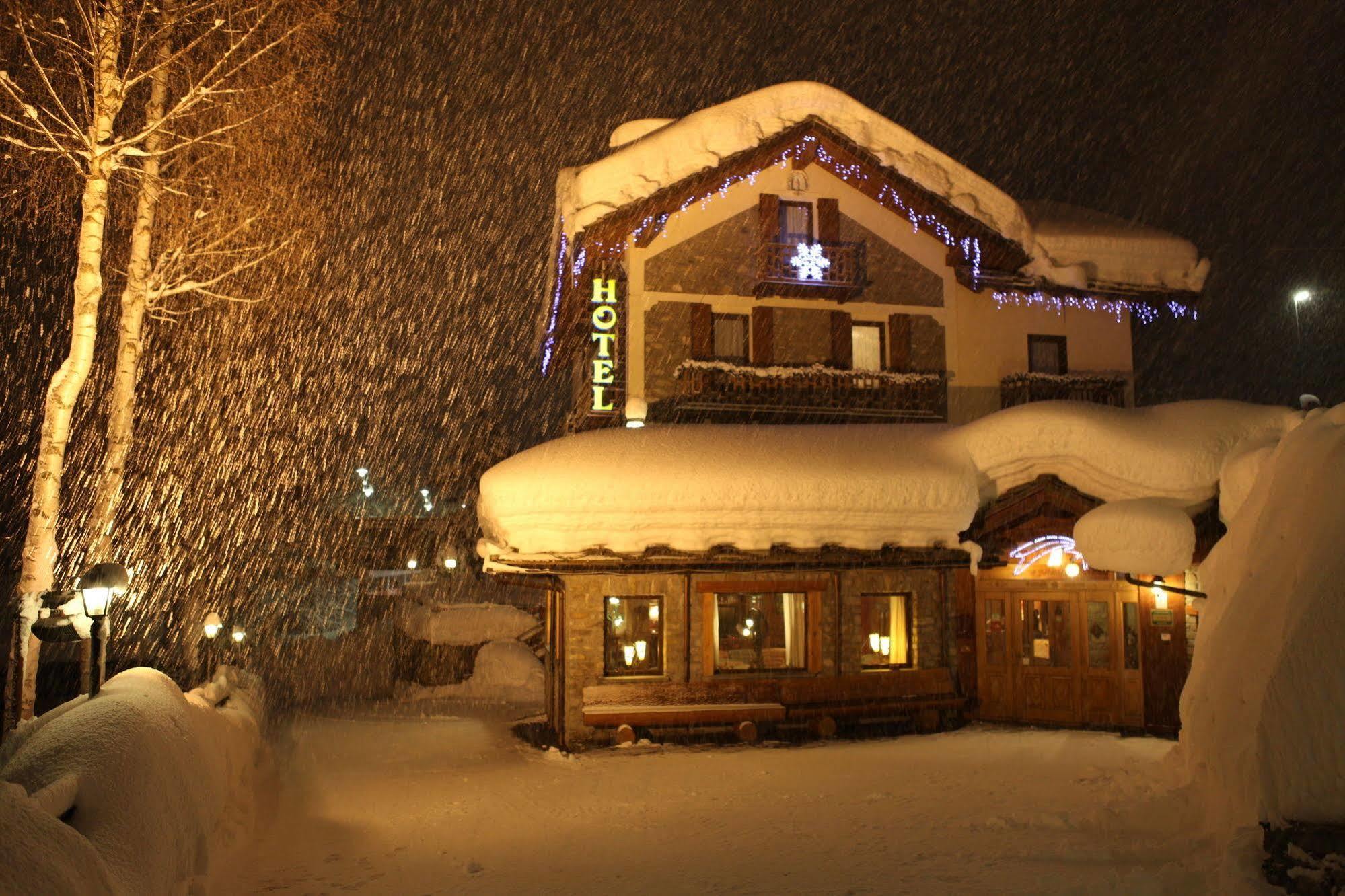 Hotel Stella Del Nord Courmayeur Exterior photo