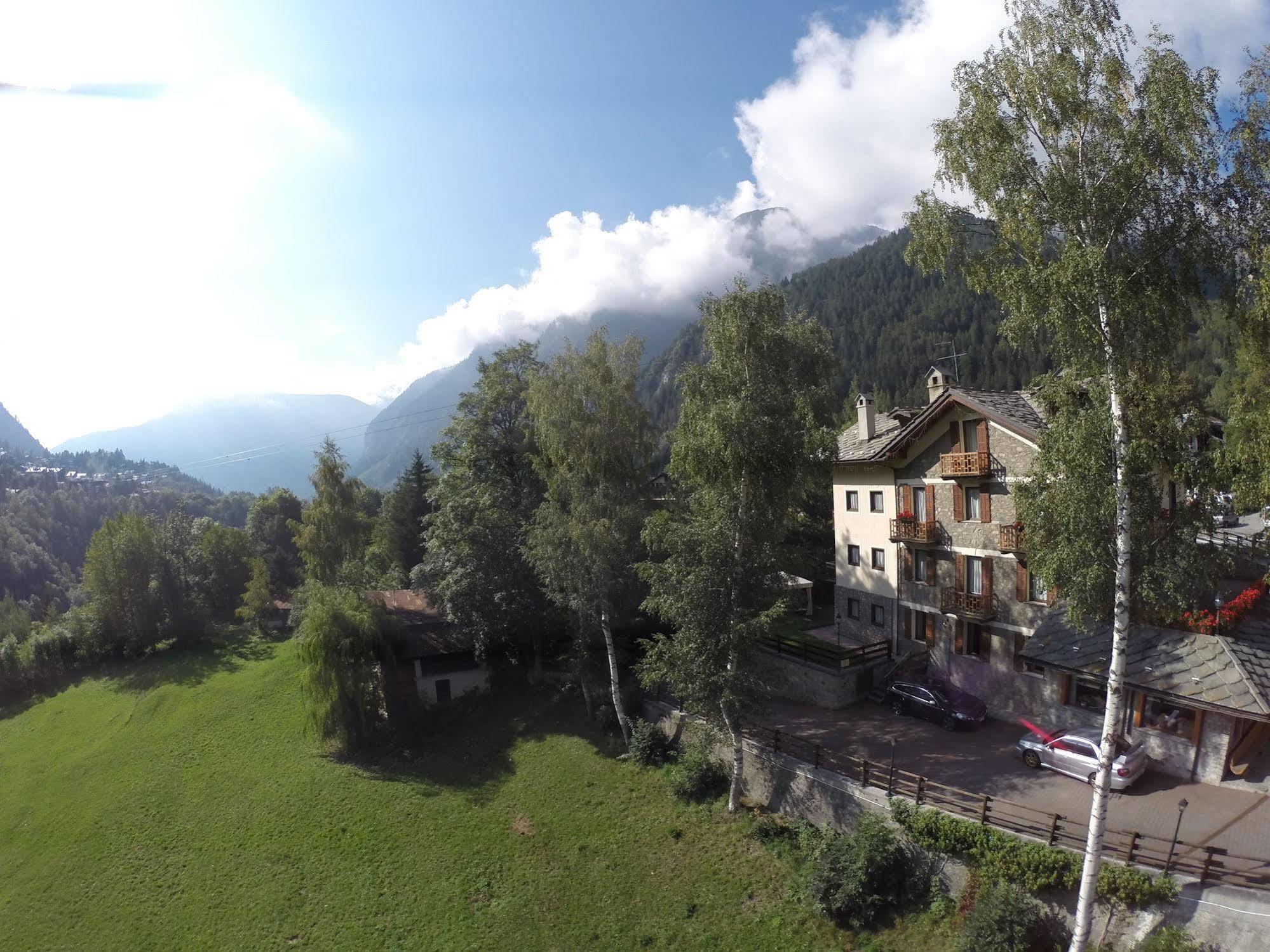 Hotel Stella Del Nord Courmayeur Exterior photo